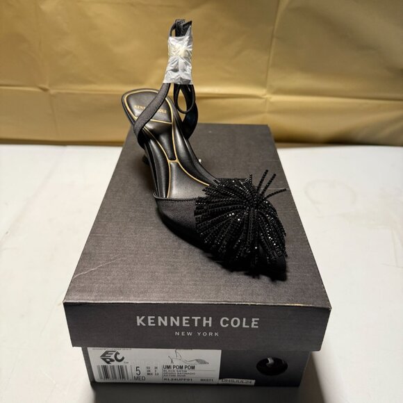 Kenneth Cole New York Women's Umi Pom Pom Pumps Black Satin Size 5 NEW - Picture 4 of 8
